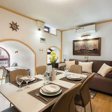 Besondere Privatvilla Mit Grossem Pool * Grizane-Belgrad