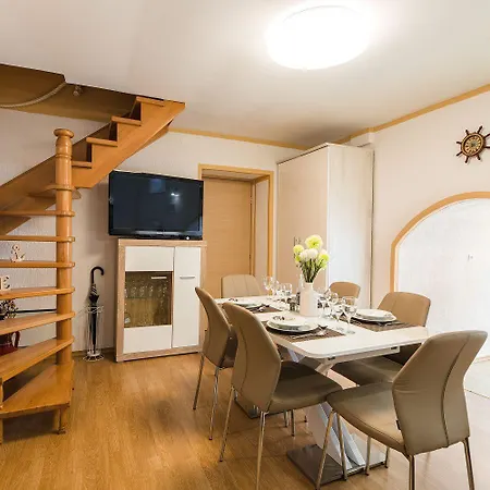 Vikendica Besondere Privatvilla Mit Grossem Pool Grizane-Belgrad