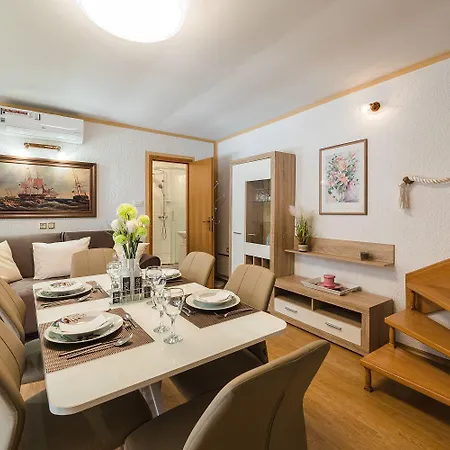 Besondere Privatvilla Mit Grossem Pool * Grizane-Belgrad