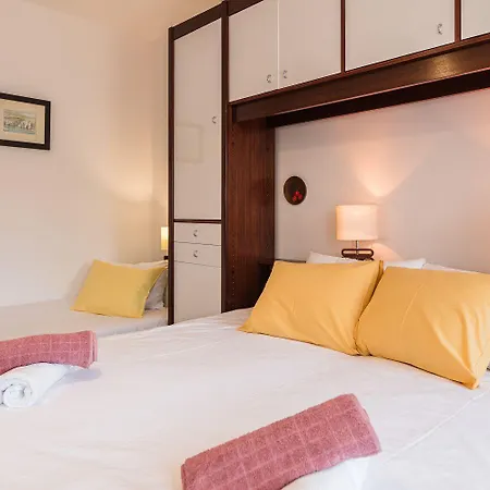 Besondere Privatvilla Mit Grossem Pool Vikendica Grizane-Belgrad