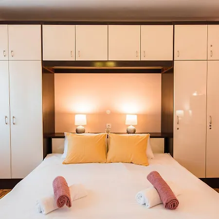 Besondere Privatvilla Mit Grossem Pool Grizane-Belgrad