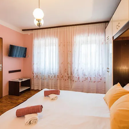 Vikendica Besondere Privatvilla Mit Grossem Pool Grizane-Belgrad