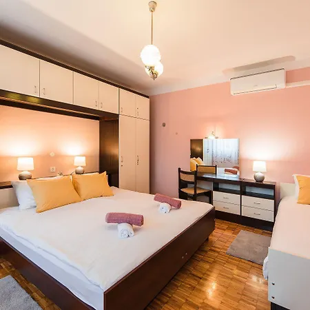 Vikendica Besondere Privatvilla Mit Grossem Pool Grizane-Belgrad