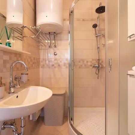 Besondere Privatvilla Mit Grossem Pool Grizane-Belgrad