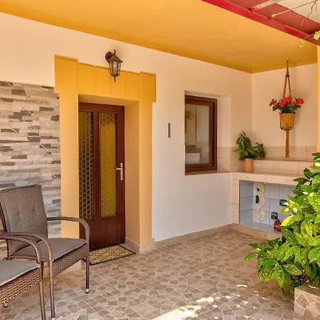 Vikendica Besondere Privatvilla Mit Grossem Pool Grizane-Belgrad