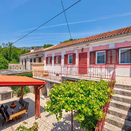 Besondere Privatvilla Mit Grossem Pool * Grizane-Belgrad