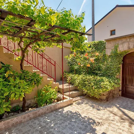 Besondere Privatvilla Mit Grossem Pool