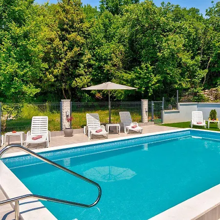 Besondere Privatvilla Mit Grossem Pool * Grizane-Belgrad